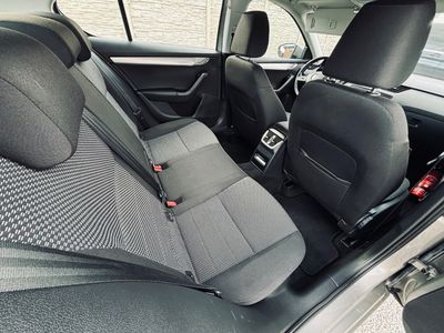 Škoda Octavia 1.2 TSI 110k Business - fotografia 36