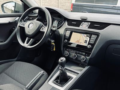 Škoda Octavia 1.2 TSI 110k Business - fotografia 38