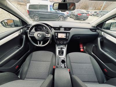 Škoda Octavia 1.2 TSI 110k Business - fotografia 39