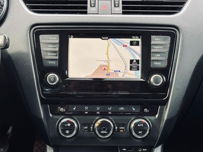 Škoda Octavia 1.2 TSI 110k Business - fotografia 43