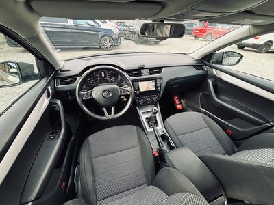 Škoda Octavia 1.2 TSI 110k Business - fotografia 45