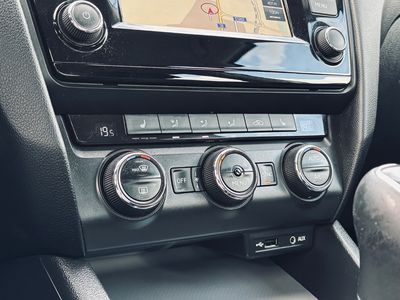 Škoda Octavia 1.2 TSI 110k Business - fotografia 51