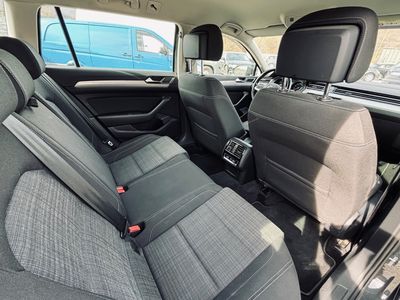 Volkswagen Passat Variant 2.0 TDI EVO Business DSG - fotografia 28