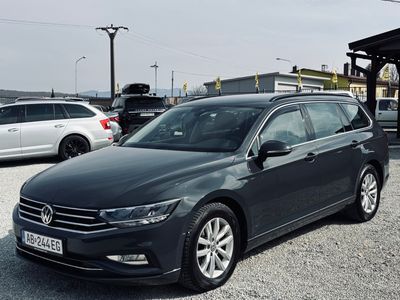Volkswagen Passat Variant 2.0 TDI EVO Business DSG - fotografia 9