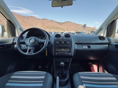 Volkswagen Caddy Life 1.6 TDI 102k Comfortline Maxi - fotografia 32