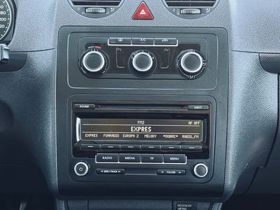 Volkswagen Caddy Life 1.6 TDI 102k Comfortline Maxi - fotografia 34