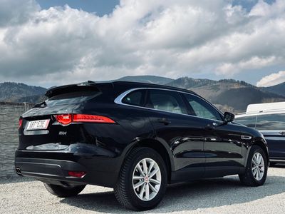 Jaguar F-Pace 2.0D I4 180k Prestige AWD A/T - 3