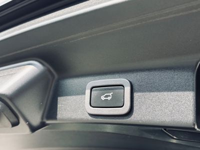 Jaguar F-Pace 2.0D I4 180k Prestige AWD A/T - fotografia 31