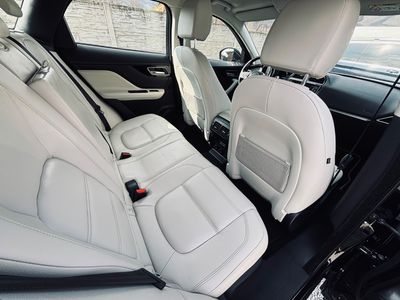 Jaguar F-Pace 2.0D I4 180k Prestige AWD A/T - fotografia 32