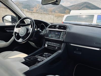 Jaguar F-Pace 2.0D I4 180k Prestige AWD A/T - fotografia 33