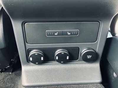 Jaguar F-Pace 2.0D I4 180k Prestige AWD A/T - fotografia 37