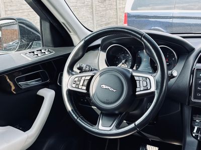 Jaguar F-Pace 2.0D I4 180k Prestige AWD A/T - fotografia 38