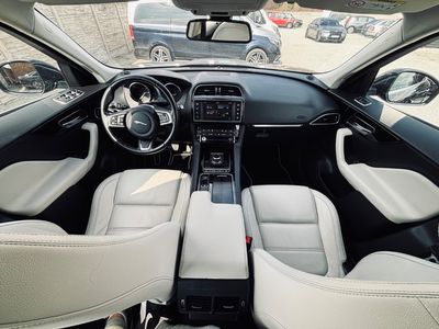 Jaguar F-Pace 2.0D I4 180k Prestige AWD A/T - fotografia 39