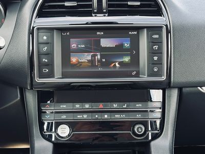 Jaguar F-Pace 2.0D I4 180k Prestige AWD A/T - fotografia 41