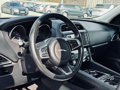 Jaguar F-Pace 2.0D I4 180k Prestige AWD A/T - fotografia 44