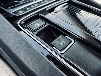 Jaguar F-Pace 2.0D I4 180k Prestige AWD A/T - fotografia 50