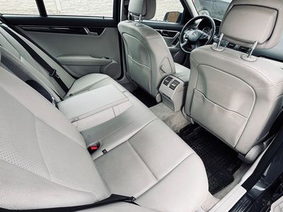 Mercedes-Benz C trieda Kombi 200 CDI Elegance - fotografia 21