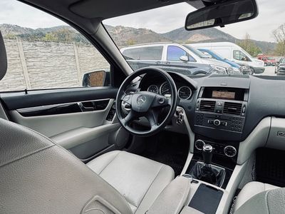 Mercedes-Benz C trieda Kombi 200 CDI Elegance - fotografia 23