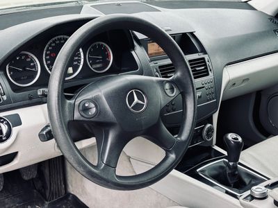 Mercedes-Benz C trieda Kombi 200 CDI Elegance - fotografia 29