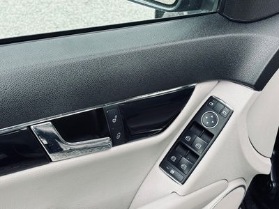 Mercedes-Benz C trieda Kombi 200 CDI Elegance - fotografia 30