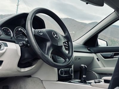 Mercedes-Benz C trieda Kombi 200 CDI Elegance - fotografia 32