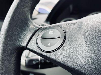 Mercedes-Benz C trieda Kombi 200 CDI Elegance - fotografia 36