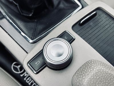 Mercedes-Benz C trieda Kombi 200 CDI Elegance - fotografia 39