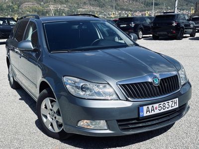 Škoda Octavia Combi 1.6 TDI CR DPF 4x4 Business - fotografia 16