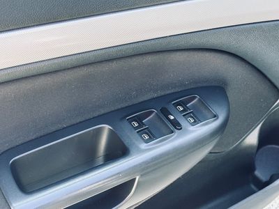 Škoda Octavia Combi 1.6 TDI CR DPF 4x4 Business - fotografia 19