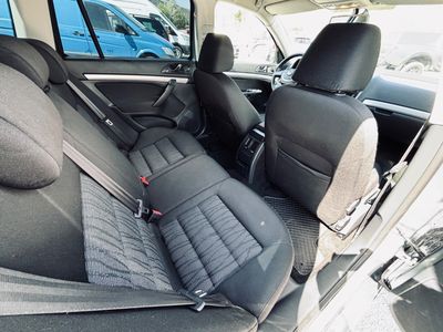 Škoda Octavia Combi 1.6 TDI CR DPF 4x4 Business - fotografia 23