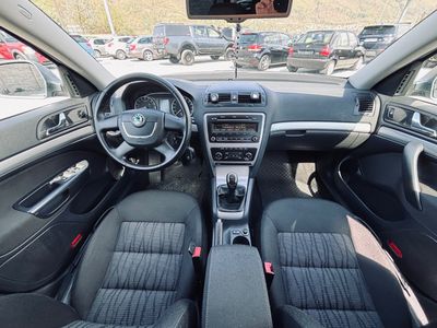 Škoda Octavia Combi 1.6 TDI CR DPF 4x4 Business - fotografia 24