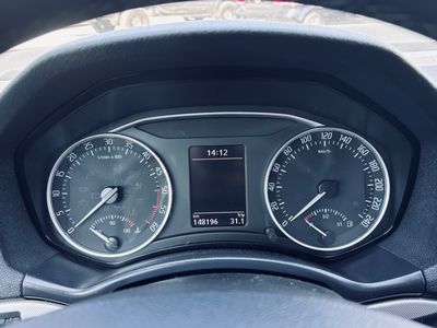 Škoda Octavia Combi 1.6 TDI CR DPF 4x4 Business - fotografia 32