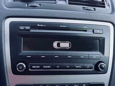 Škoda Octavia Combi 1.6 TDI CR DPF 4x4 Business - fotografia 34