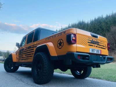 Jeep Gladiator 3.6 V6 automat R22 top stav - fotografia 25
