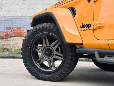 Jeep Gladiator 3.6 V6 automat R22 top stav - fotografia 27