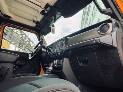 Jeep Gladiator 3.6 V6 automat R22 top stav - fotografia 30