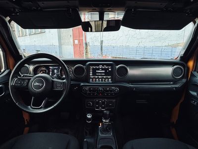 Jeep Gladiator 3.6 V6 automat R22 top stav - fotografia 34