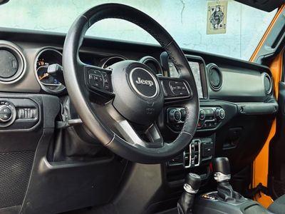 Jeep Gladiator 3.6 V6 automat R22 top stav - fotografia 37