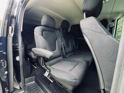 Mercedes-Benz V trieda V250 d extralang A/T - fotografia 21