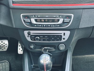 Renault Mégane Grandtour 1.5 dCi GT Style - fotografia 36