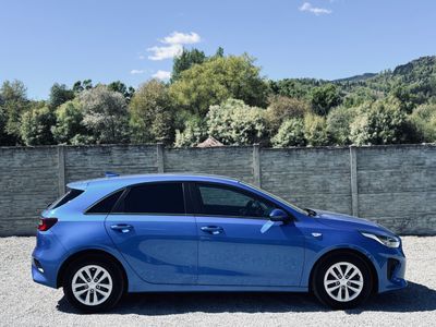 Kia Ceed 1.0 T-GDi Amber - 2