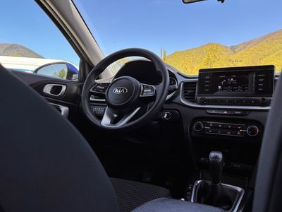 Kia Ceed 1.0 T-GDi Amber - fotografia 36