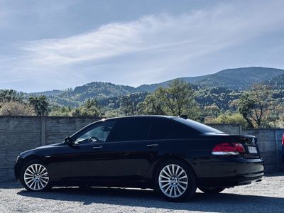 BMW Rad 7 750 i Long A/T - fotografia 18