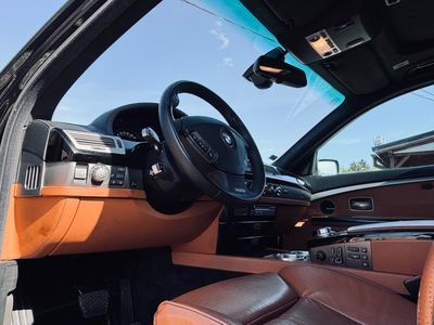 BMW Rad 7 750 i Long A/T - fotografia 31