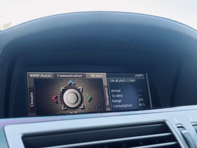 BMW Rad 7 750 i Long A/T - fotografia 40