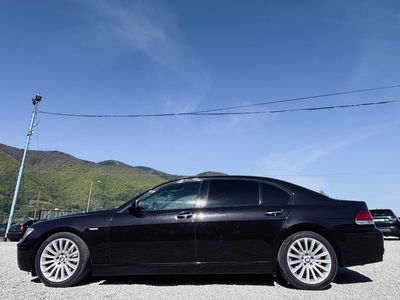 BMW Rad 7 750 i Long A/T - 6