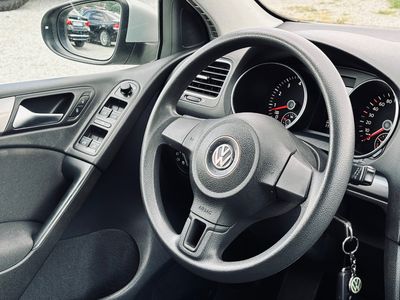 Volkswagen Golf 1.2 TSI 85k Comfortline - fotografia 31