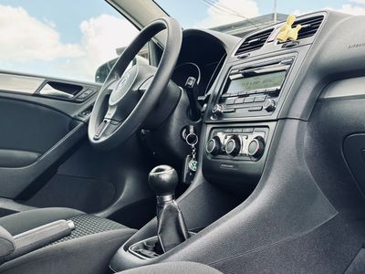 Volkswagen Golf 1.2 TSI 85k Comfortline - fotografia 32