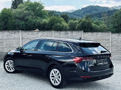 Škoda Octavia Combi 2.0 TDI SCR Style DSG - fotografia 31