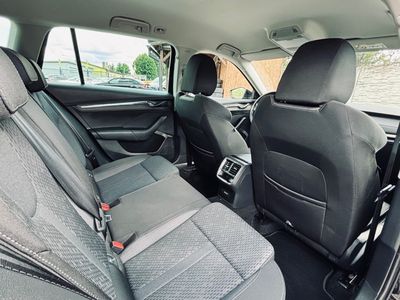 Škoda Octavia Combi 2.0 TDI SCR Style DSG - fotografia 38